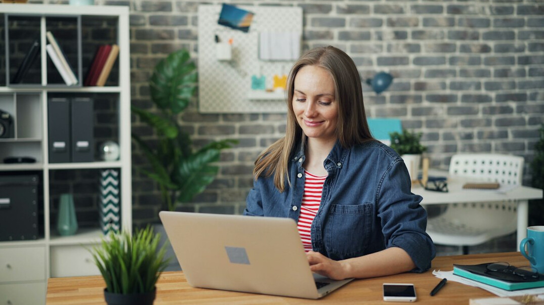 woman taking online finance course